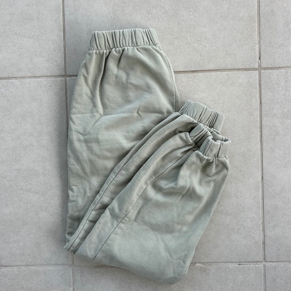 Sage green brandy Melville sweatpants! - Picture 1 of 1